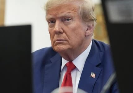 Trump, ekonomideki daralmadan Biden'ı sorumlu tuttu