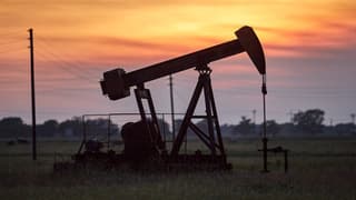 Trump'ın Venezuela hamlesi petrol fiyatlarını aşağı çekti