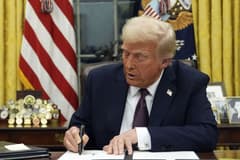 Trump'ın yeni küresel gümrük vergisi yüzde 10 oranıyla yürürlüğe girdi