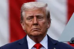 Trump: İran tamamen çöküyor