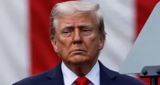 Trump: İran tamamen çöküyor
