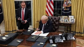 Trump, Kanada ve Meksika'ya yüzde 25 ilave vergi getirecek