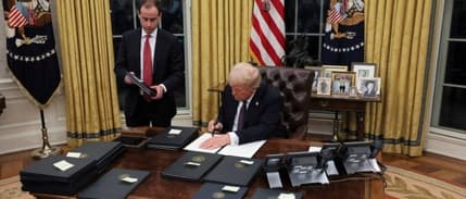 Trump, Kanada ve Meksika'ya yüzde 25 ilave vergi getirecek