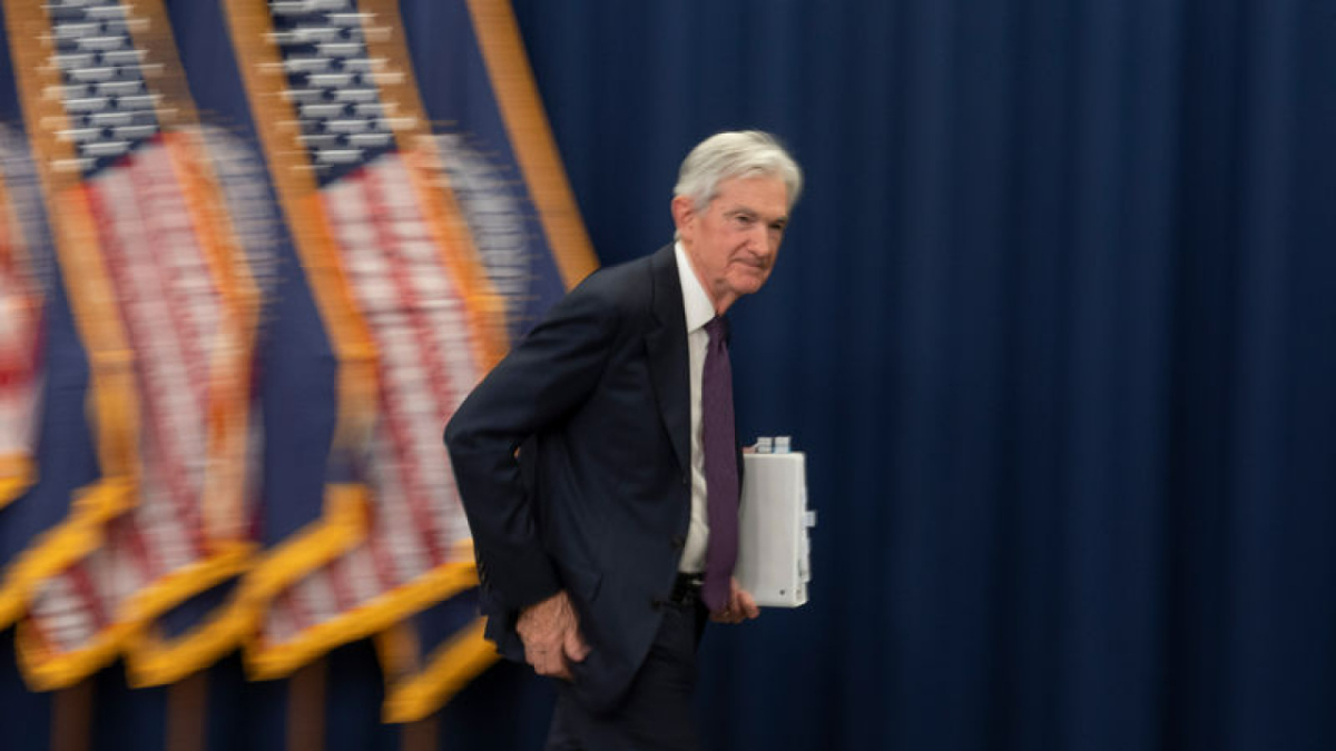 Trump'tan Powell'a tepki: Kalmak istiyor, çünkü başka iş bulamıyor