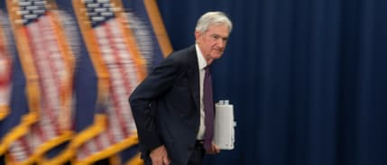 Trump'tan Powell'a tepki: Kalmak istiyor, çünkü başka iş bulamıyor