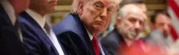 Trump'tan Umman'a açık tehdit: Yolumuza çıkarlarsa bombalarız