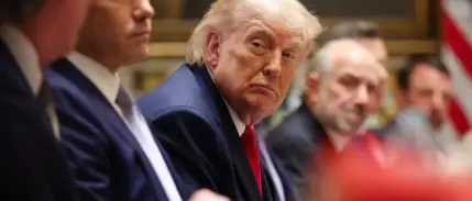 Trump'tan Umman'a açık tehdit: Yolumuza çıkarlarsa bombalarız
