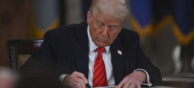 Trump, TikTok'un satılmasının önünü açan kararnameyi imzaladı