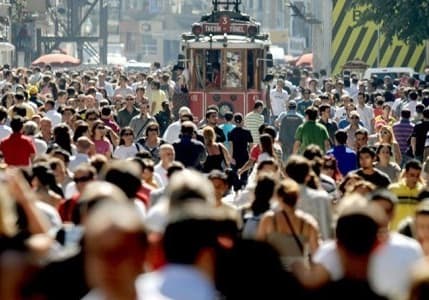 TÜİK: 2100'de nüfus 77 milyonun altına inecek