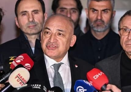 Tüm liglerdeki maçlar süresiz olarak ertelendi!