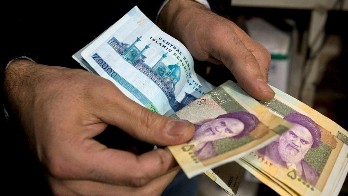 Tümen dolar karşısında en düşük seviyesini gördü