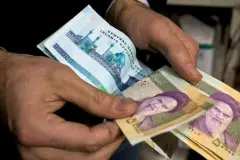 Tümen dolar karşısında en düşük seviyesini gördü