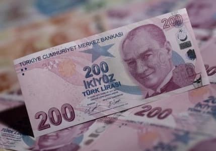 Türk lirasıyla dış ticaret yılın ilk 5 ayında 437 milyar lirayı aştı