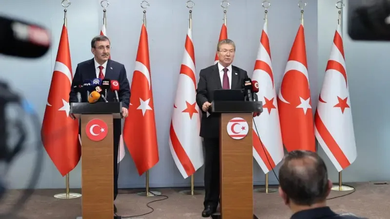 Türkiye Kıbrıs'ın kuzeyinde doğal gaz boru hattı inşa edecek