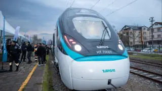 Türkiye'nin milli elektrikli hızlı treni rekorunu yeniledi