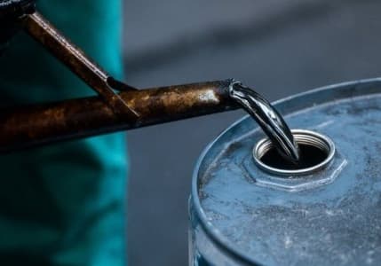 Türkiye'nin petrol ithalatı aralık ayında geriledi