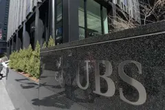UBS altın fiyat tahminlerini aşağı yönlü revize etti