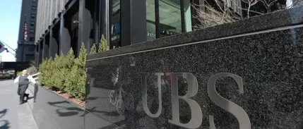 UBS altın fiyat tahminlerini aşağı yönlü revize etti