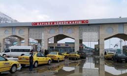 Üç gümrük kapısında yolcu geçişleri karşılıklı durduruldu