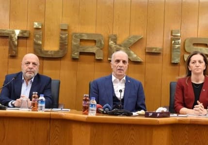 Üç konfederasyon temsilcisi "insan onuruna yaraşan bir yaşam" için 10 talebini açıkladı