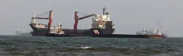 UKMTO: Umman açıklarında Hürmüz Boğazı'ndan geçen bir tanker vuruldu