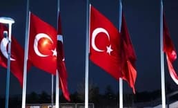 Ülke genelinde bayraklar yarıya indirildi
