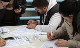 Ülke genelinde SGK binaları önünde EYT yoğunluğu yaşanıyor
