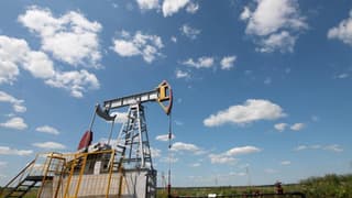 Uluslararası Enerji Ajansı petrolde talep tahminlerini aşağı çekti