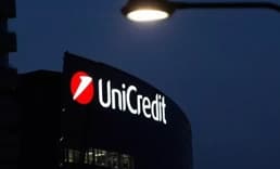 UniCredit, türev araçlarla Commerzbank'taki payını artırdı