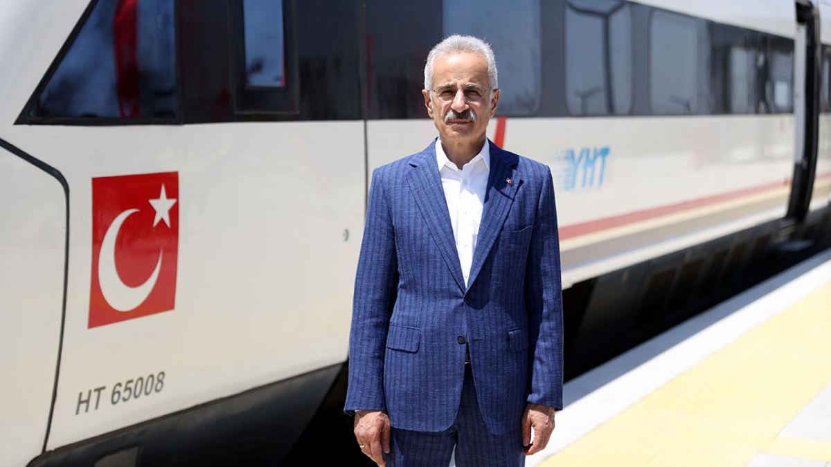 Uraloğlu: 2 yılda 14 Milli Hızlı Tren seti üretmeyi hedefliyoruz