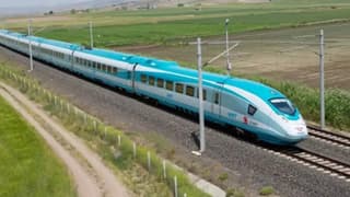 Uraloğlu: Ankara-İzmir arası 14 saatlik yol 3,5 saate düşecek