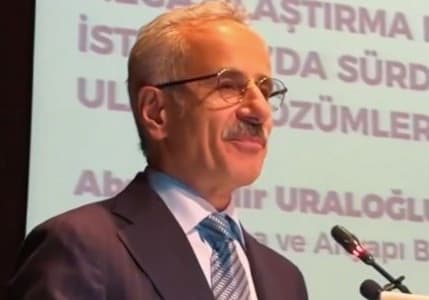 Uraloğlu: ''İstanbul'un 1004 kilometre metro hattına ihtiyacı bulunuyor''