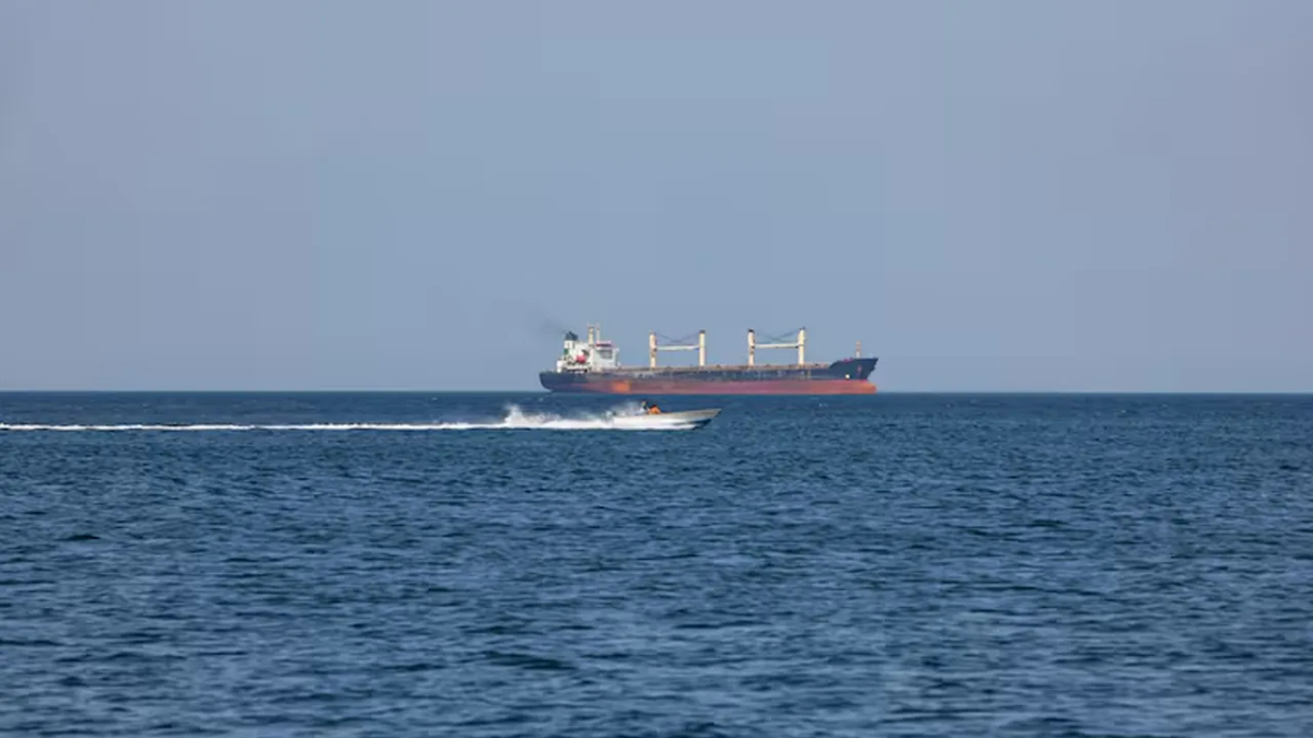 Uraloğlu'ndan Hürmüz'de bekleyen Türk gemilerine ilişkin açıklama