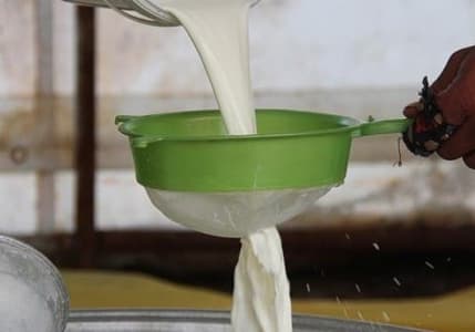 USK, çiğ süt tavsiye fiyatını sabit bıraktı