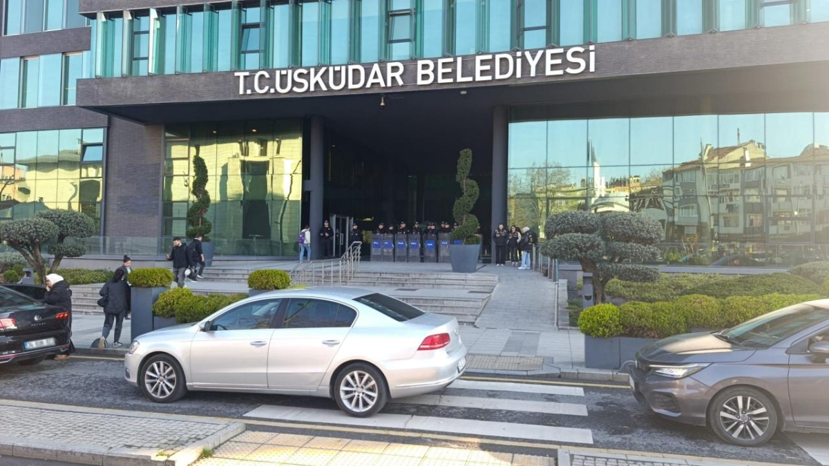 Üsküdar Belediyesi'ne operasyon: Başkan Sinem Dedetaş gözaltına alındı