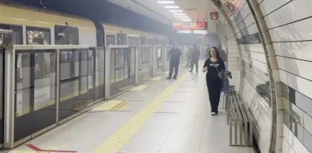 Üsküdar-Sultanbeyli Metro Hattı'nda kabloların patlaması nedeniyle seferler aksadı