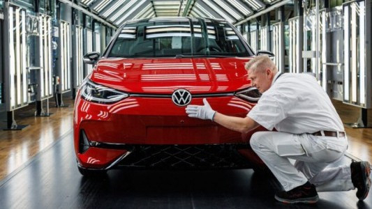 Volkswagen'dan 660 bin çalışana "2030'a kadar sıfır zam" planı