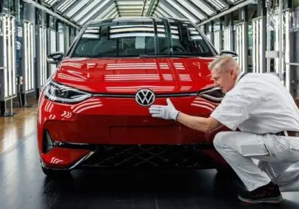 Volkswagen'dan 660 bin çalışana "2030'a kadar sıfır zam" planı