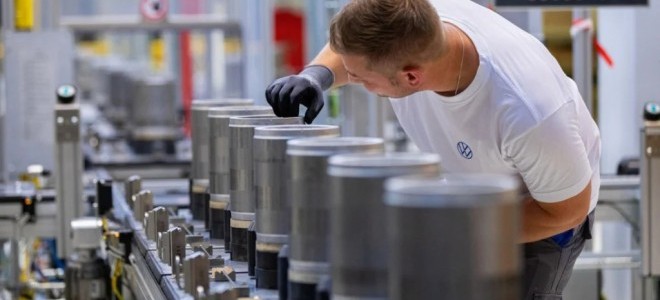 Volkswagen: PowerCo için halka arz planları değişmedi