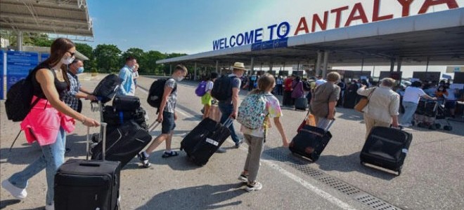 Yabancıya konut satışı Türkiye genelinde azalırken, Antalya'da rekor kırdı