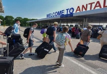 Yabancıya konut satışı Türkiye genelinde azalırken, Antalya'da rekor kırdı