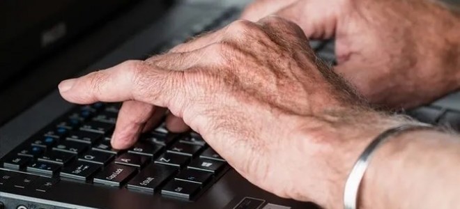 Yaklaşık 2 milyon emekli çalışmaya devam ediyor