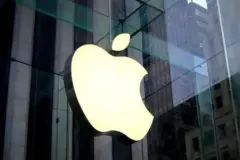 Yapay zeka rüzgârı yön değiştirdi: Apple bir yıl sonra zirveyi geri aldı