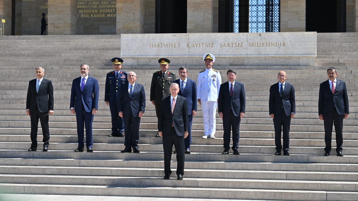 YAŞ kararları kapsamında 25 general ve amiral terfi etti