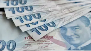 Yaşlı ve engelli aylıkları hesaplara yatırılmaya başlandı