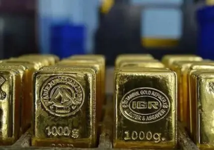 Yatırımcılar alıma döndü: Altın iki haftanın en yüksek seviyesini gördü