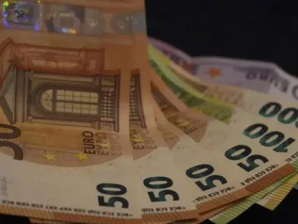 Yeni euro banknotları 2030'da tedavüle girecek