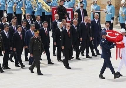 Yeni kabine ilk kez bugün toplanıyor: Gündemde hangi başlıklar yer alacak?
