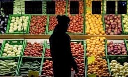 Yıl sonu enflasyon hedefi tutar mı? Hakan Kara yorumladı