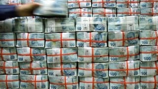 Yıllık cari açık, yaklaşık 1,5 yılın ardından ilk kez iyileşti